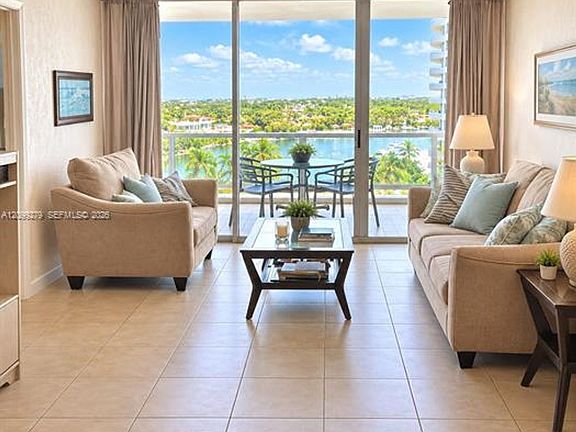 3rd image of 5151 Collins Ave #Cu-921