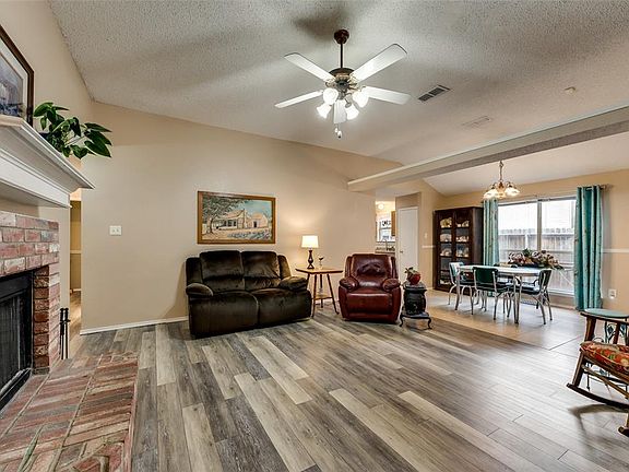 2nd image of 10248 Cypress Hills Dr