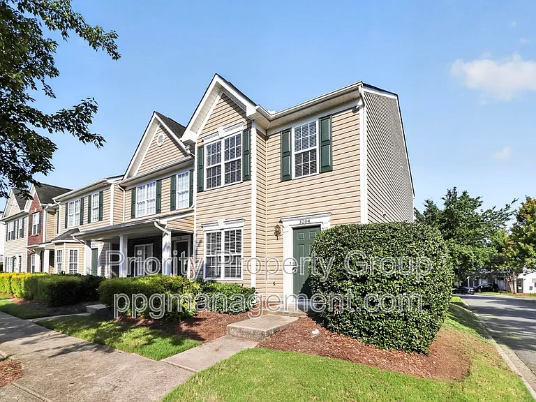 3204 Barons Court Rd — Photo 34