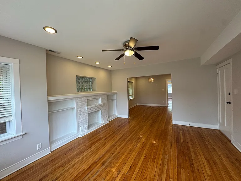 1444 Maple Ave #1A — Photo 2