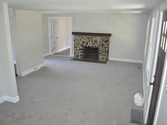 5th image of 101 Eastside Dr