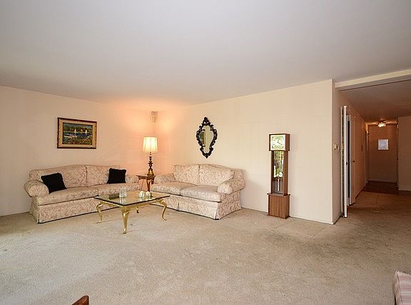 3rd image of 235 Marengo Ave APT 2C