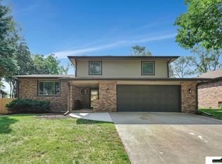 2701 S 74th St, Lincoln, NE 68506