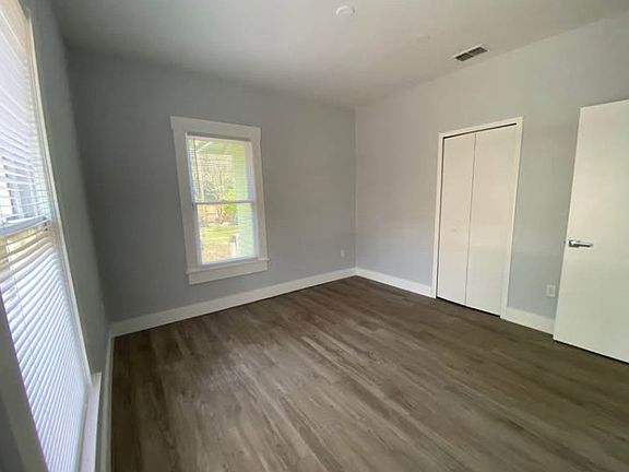 3rd image of 215 Holly Ave