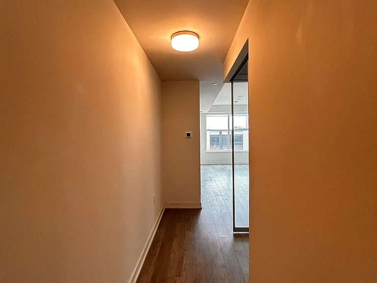 212 King William St #620 — Photo 14
