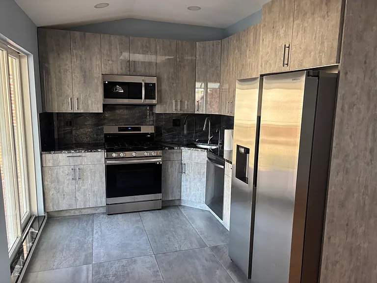 2623 E 21st St #1-2RR — Photo 12