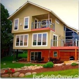REAR SIDE
						:
						ENTERTAIN !!!!!!! DECK OF MASTER & OFF MAIN LEVEL PLUS SUNROOM AND LOWER PATIO.