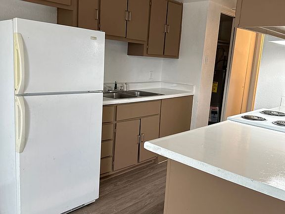 3rd image of 16801 N 26th St APT 28