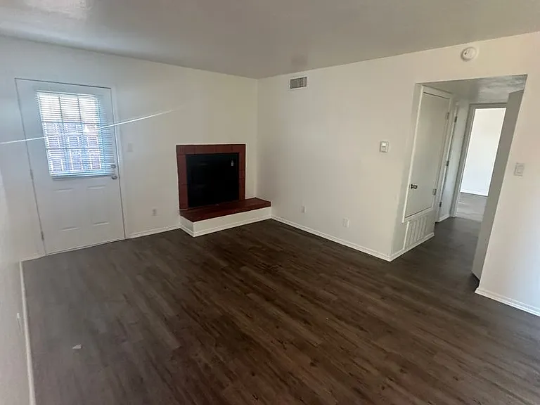 1237 Menaul Blvd NW #B — Photo 3