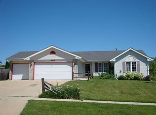 200 W Edson St, Poplar Grove, IL 61065