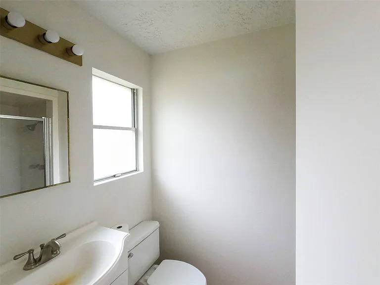 5231 Beechnut St — Photo 8