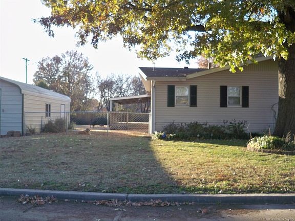 4th image of 812 SE 13th St