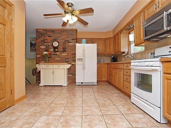 2nd image of 2111 Wedgewood Dr