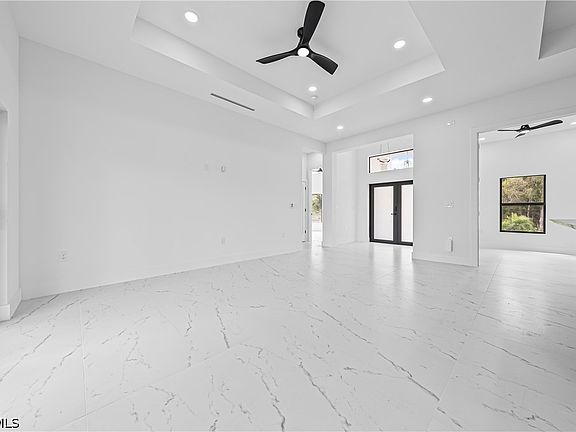 5th image of 875 Asher St E