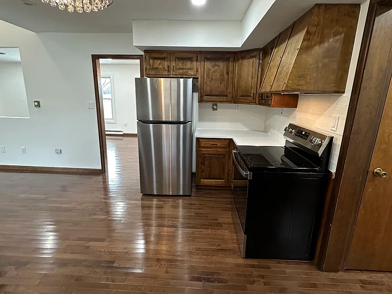 60 W Dupont Rd — Photo 5