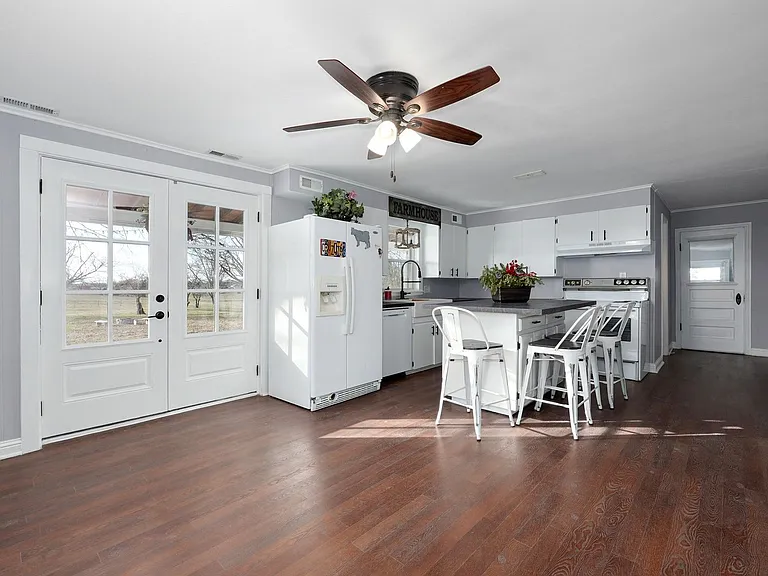 1528 Hidden Valley Rd — Photo 15