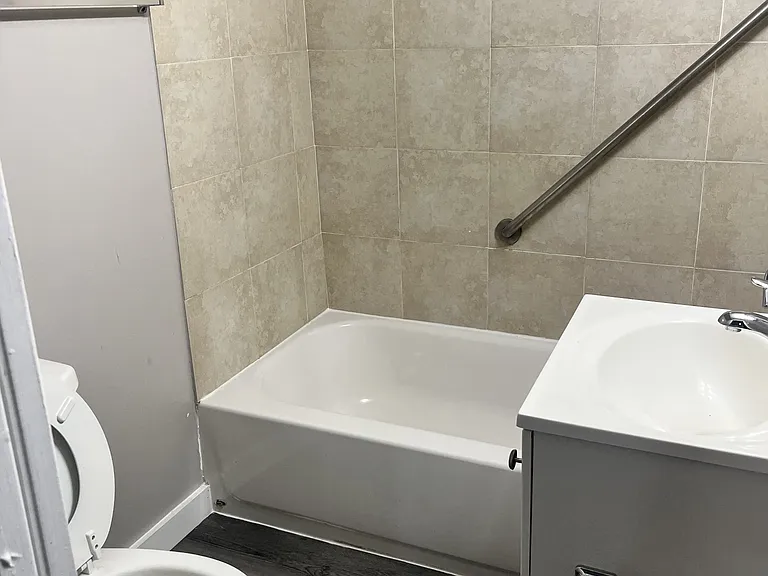 4533 Locust St #1 — Photo 6