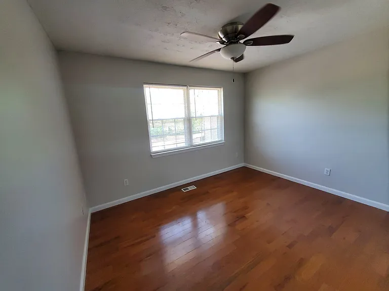 1100 Horsemans Ln #42 — Photo 16