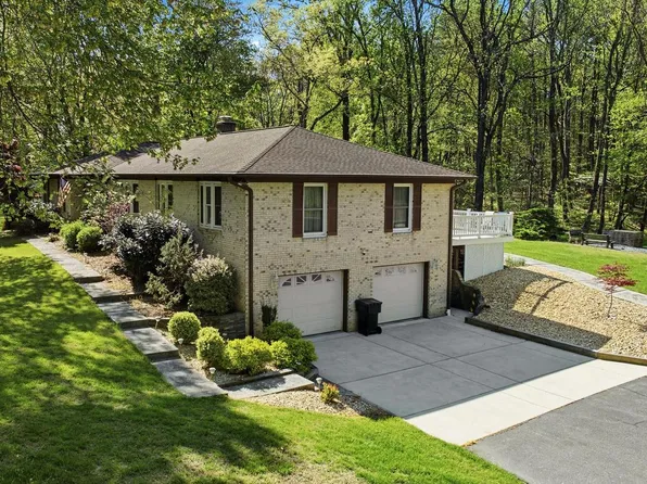 4465 Camelot Dr, Pomfret, MD 20675