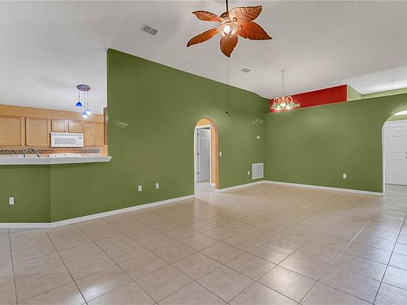 4th image of 917 Jayhil Dr
