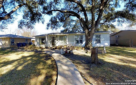 3rd image of 371 Shelburn Dr