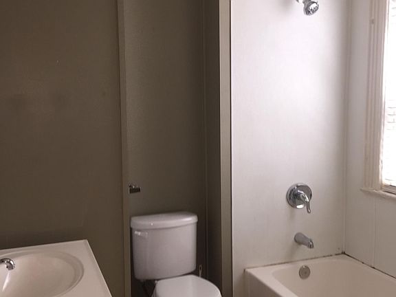 4th image of 717 Wabash Ave APT 2