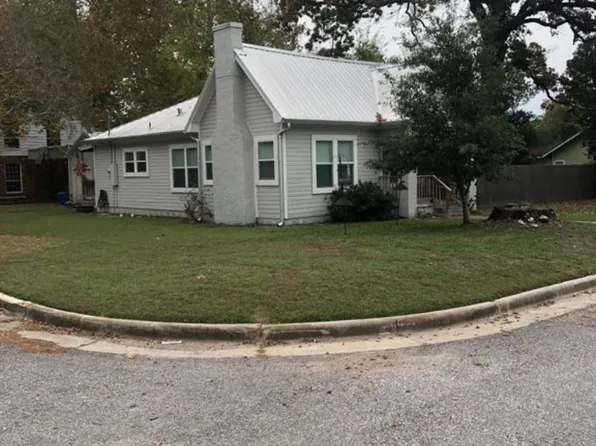 512 University St, Mineola, TX 75773