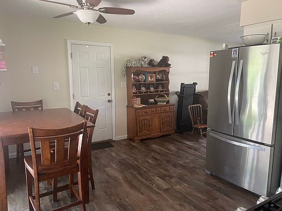 4th image of 413 Standish Dr