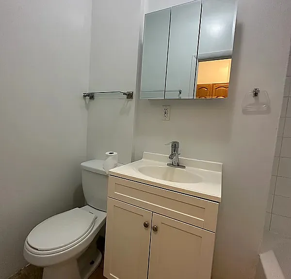 219 E 32nd St #2C — Photo 9