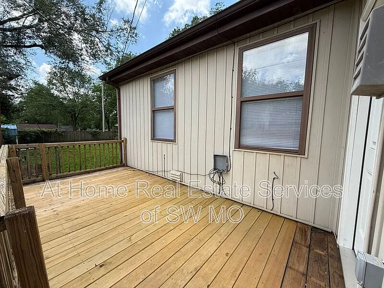 2940 W Walnut St — Photo 15