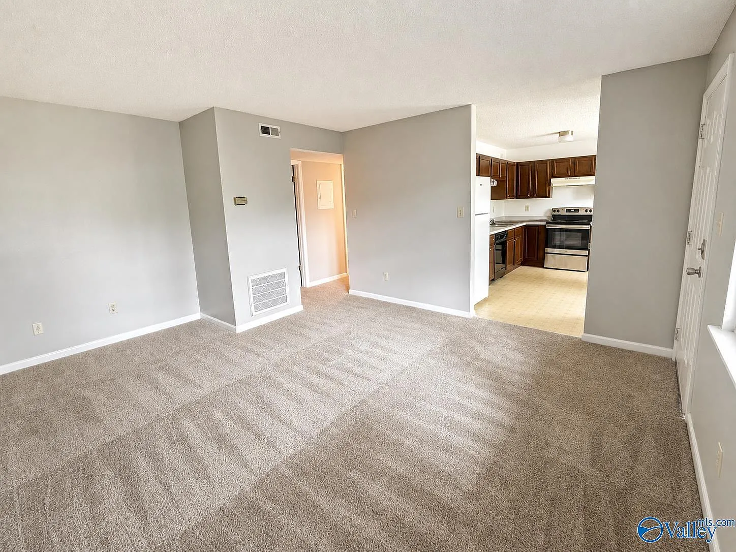 2 bed, 1.0 bath, 700 sqft, $850 — Photo 3