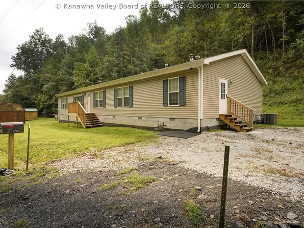 5968 Quick Rd, Elkview, WV 25071