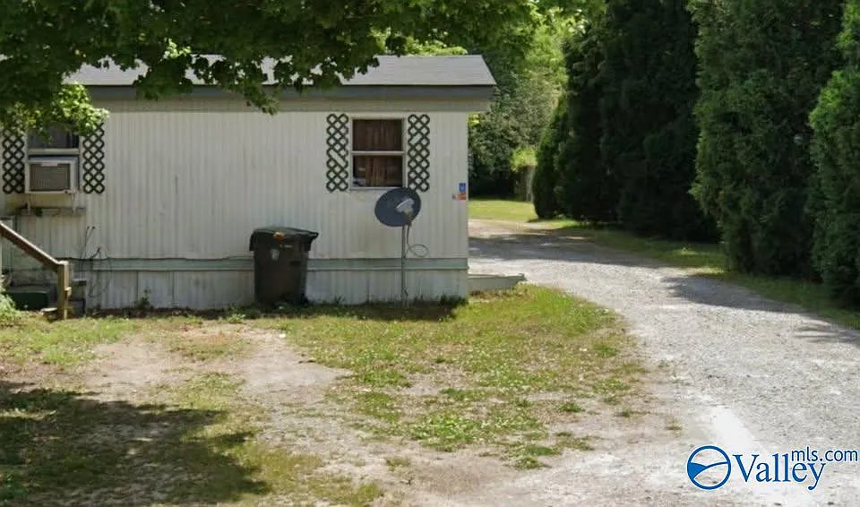 2 bed, 1.0 bath, 550 sqft, $850 — Photo 1