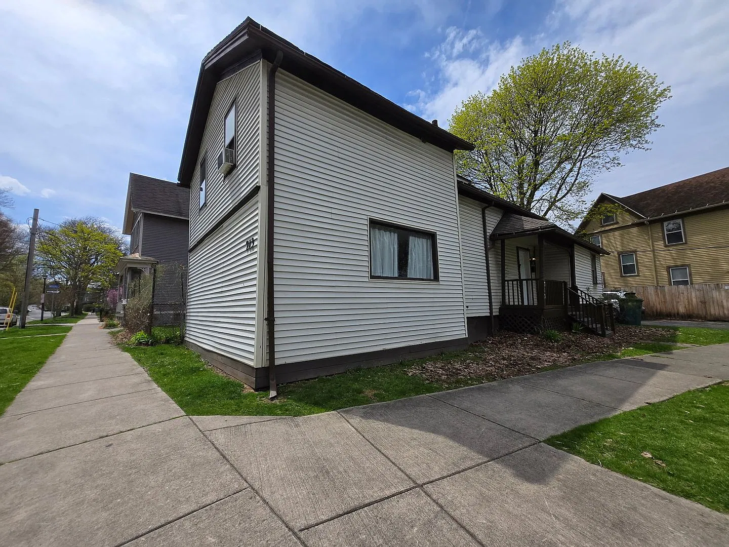 3 Bedroom 1 Bath - Single Family Home! — Photo 1