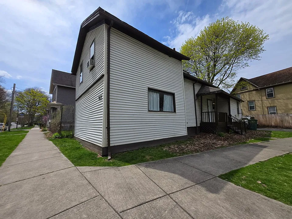 713 Meigs St