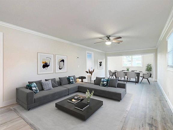 5th image of 827 Meadowlark Lane
