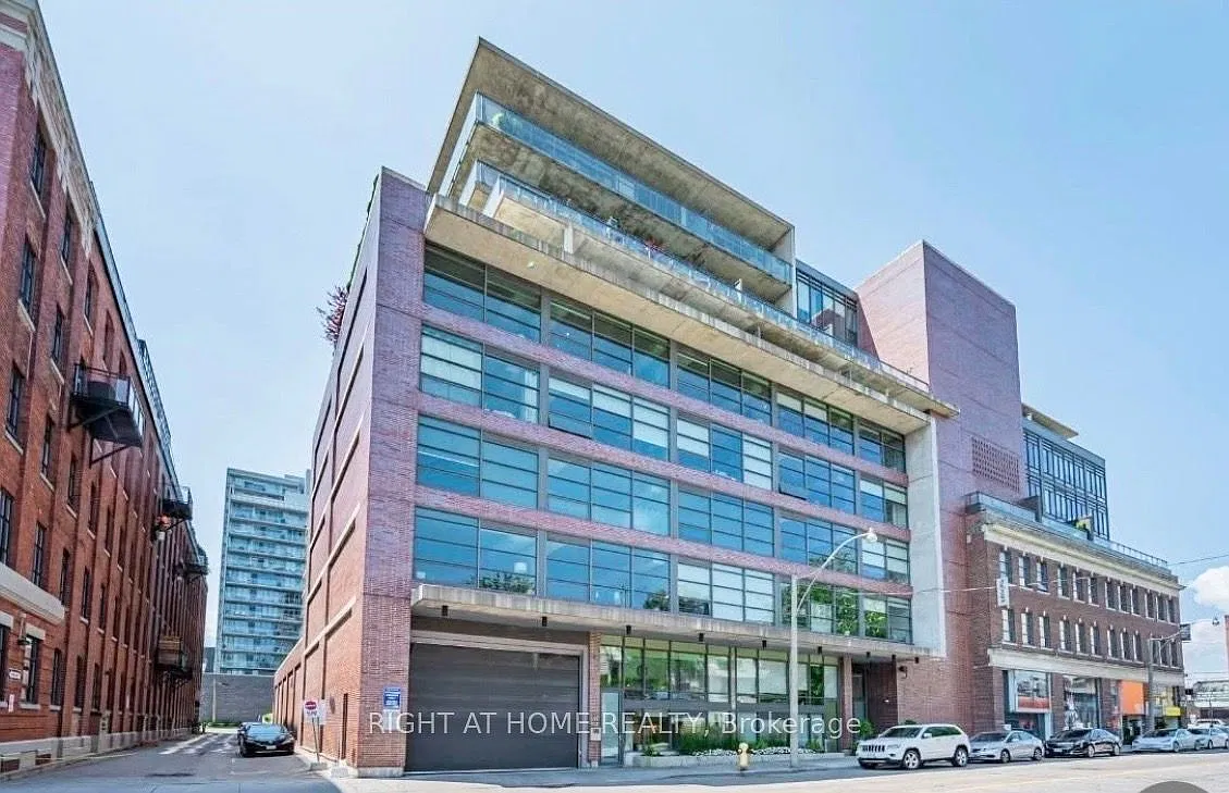 90 Broadview Ave — Photo 1