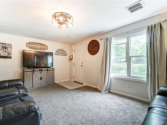 5th image of 771 Beachler Dr