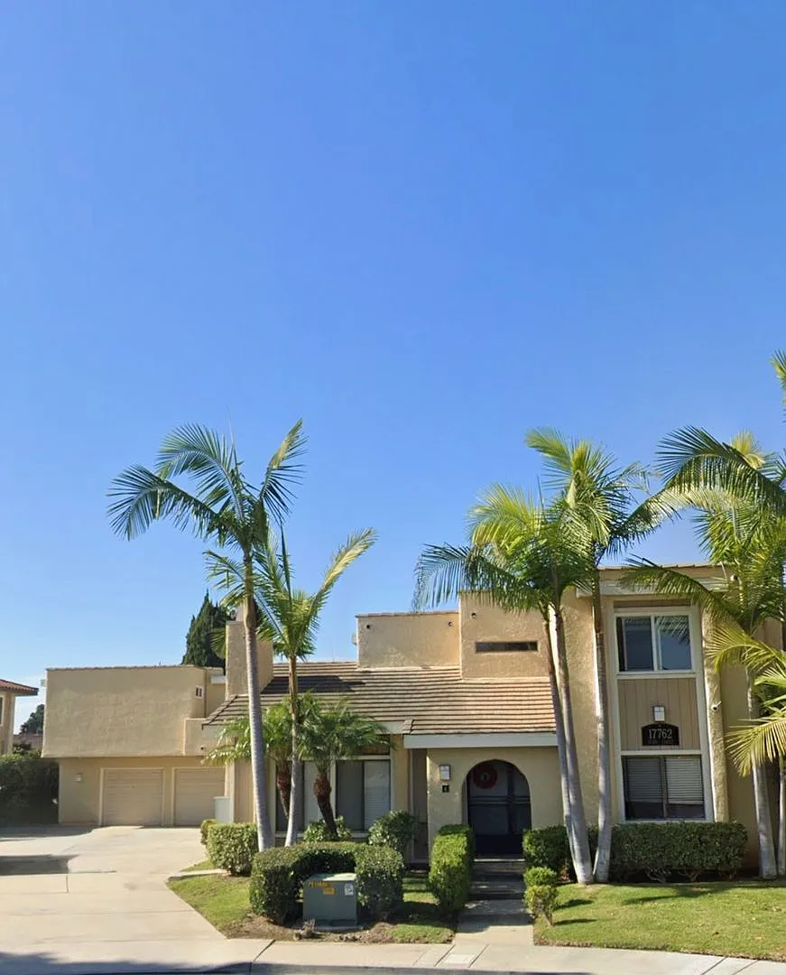 1 Bed, 1 Bath Upstairs Apartment - 17762 Paseo Circle #C — Photo 2