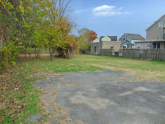 5th image of 349 Walnut St