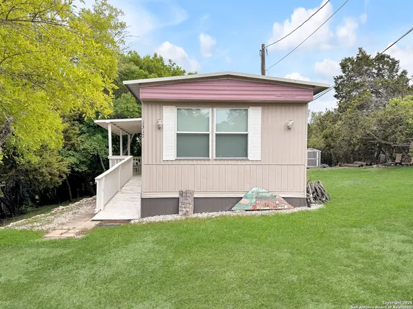 1317 Hidden Fawn, Canyon Lake, TX 78133