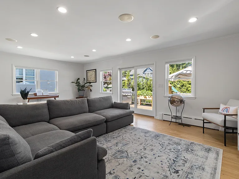 9 Deluca Dr — Photo 11