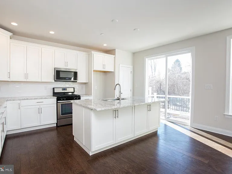 65 Lila Ln — Photo 3