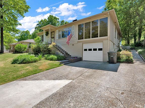 3rd image of 522 Ridge Rd