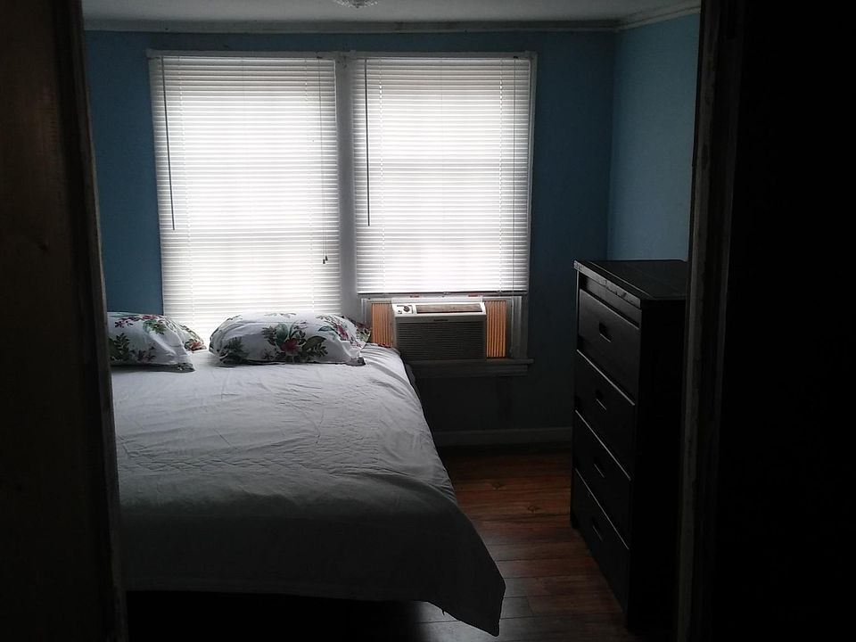 2nd image of 12 Lee St #B