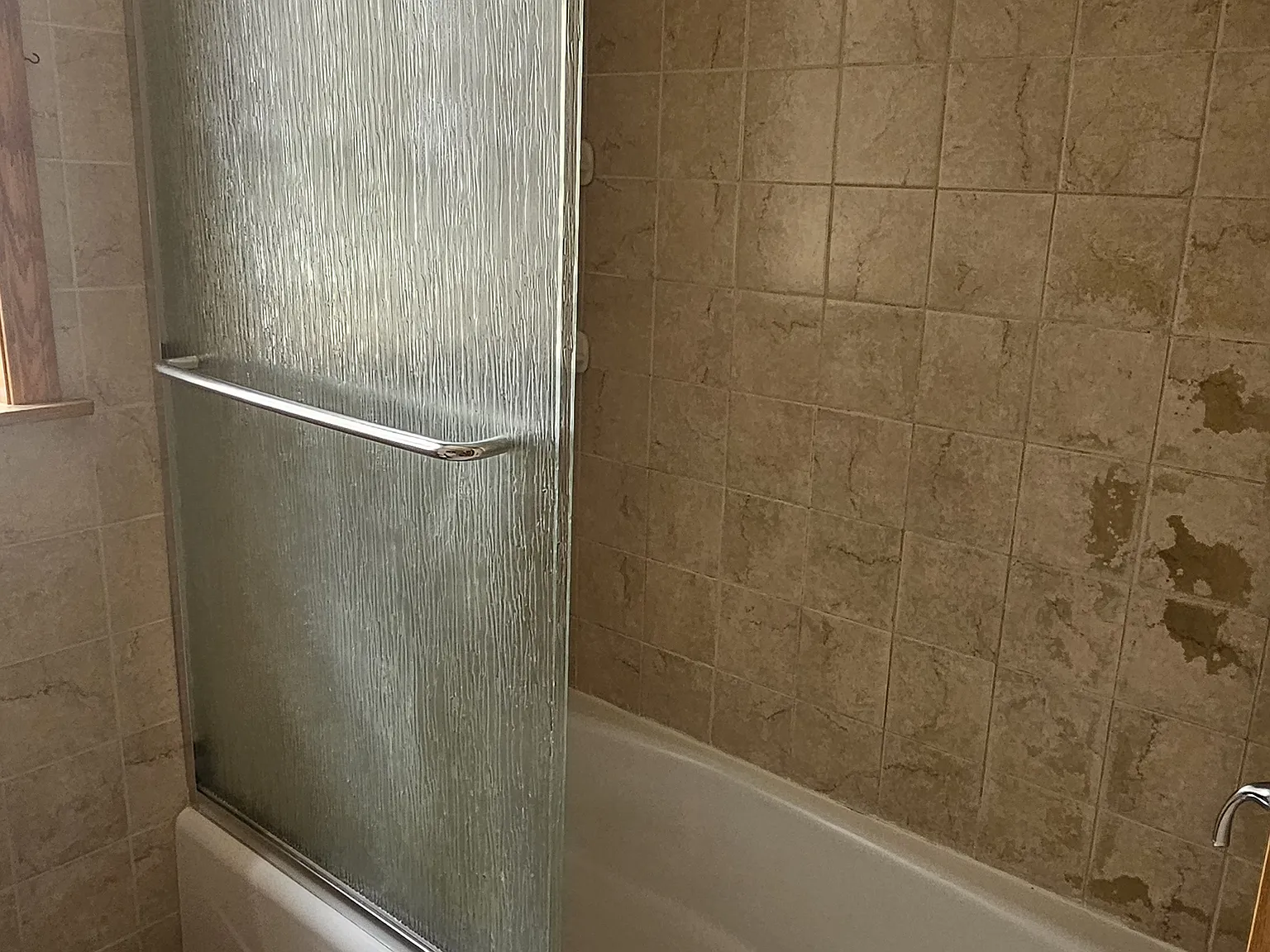 3 bed, 1300 sqft, $2,300 — Photo 3