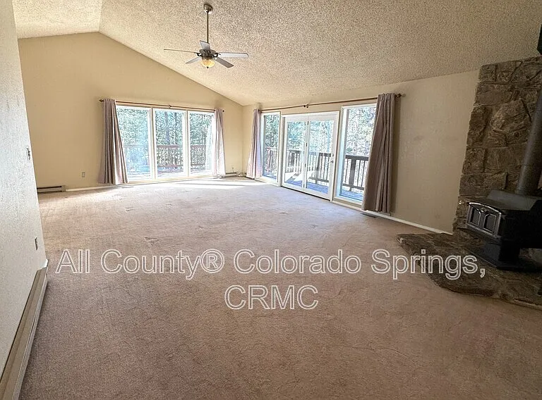 931 Kings Crown Rd — Photo 3