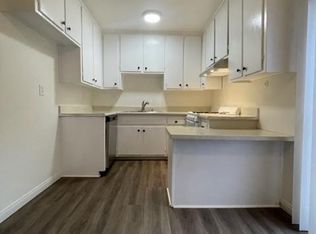 431 N Holliston Ave APT 10, Pasadena, CA 91106