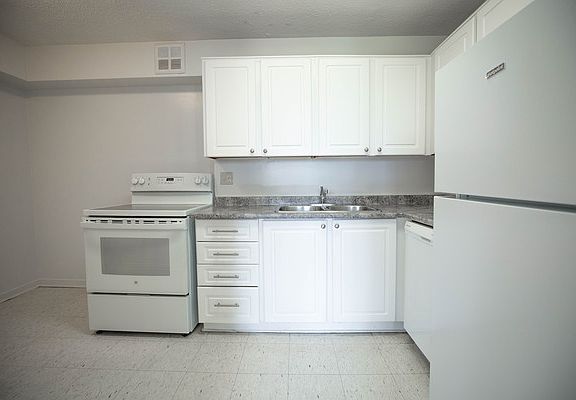 5th image of 1547 Mississauga Valley Blvd #1292095