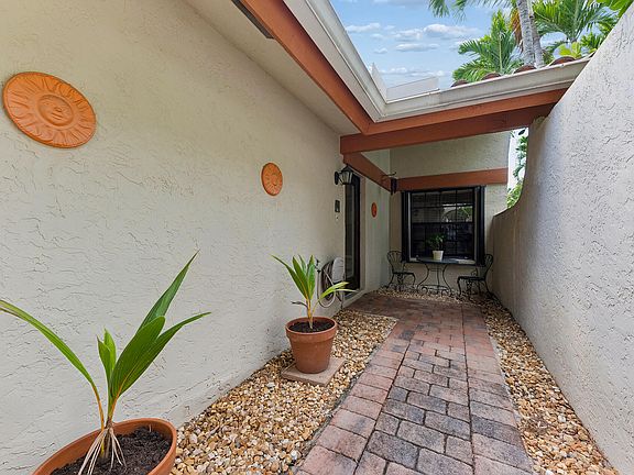 3rd image of 2100 NW 16th Street